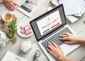 چرا باید سایت داشته باشم؟ | ۹ مزیت کلیدی، ۹ چالش اصلی و جایگزین‌های کاربردی